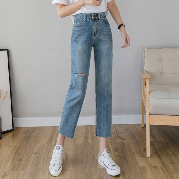 Lezser női farmer 9/10 hosszban, szakadt motívumokkal