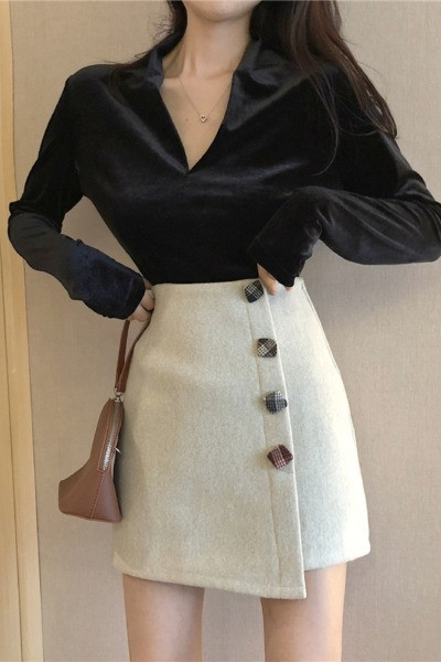 Fusta asimetrica de dama moderna cu talie inalta si nasturi