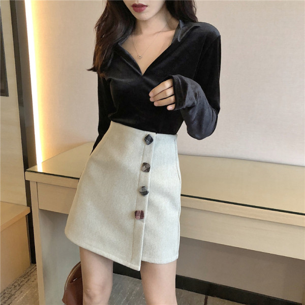 Fusta asimetrica de dama moderna cu talie inalta si nasturi