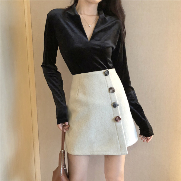 Fusta asimetrica de dama moderna cu talie inalta si nasturi