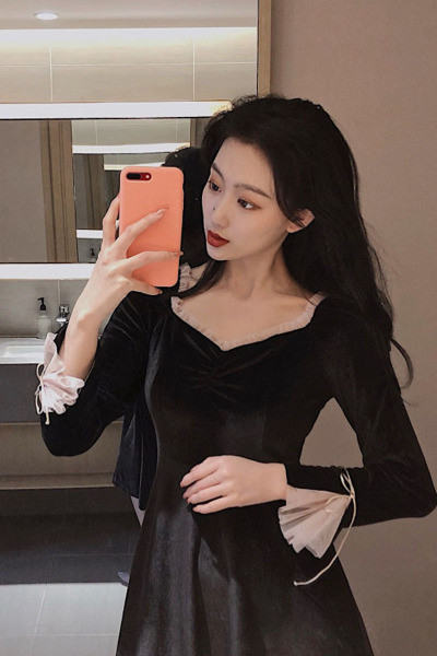 modern női ruha tüll és hosszú ujjú