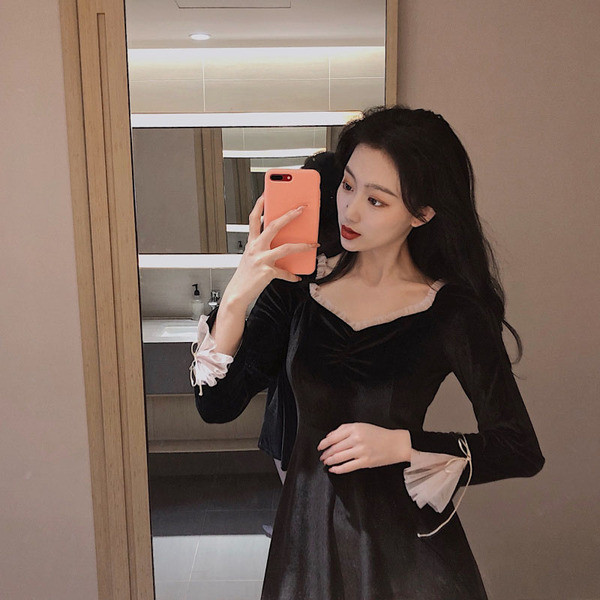 modern női ruha tüll és hosszú ujjú