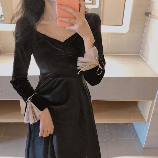 modern női ruha tüll és hosszú ujjú