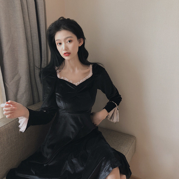 modern női ruha tüll és hosszú ujjú