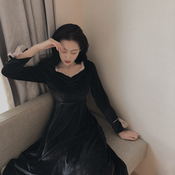 modern női ruha tüll és hosszú ujjú