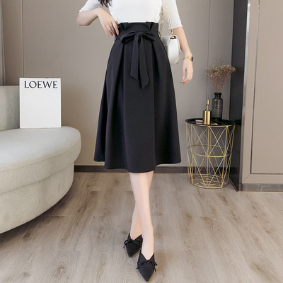 Model fustă de damă croiată cu talie înaltă și cravate