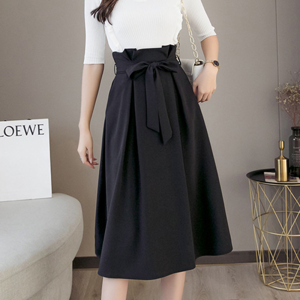 Model fustă de damă croiată cu talie înaltă și cravate