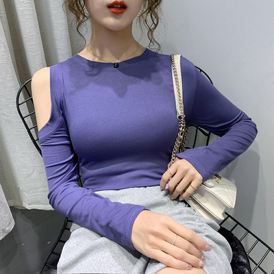 Női alkalmi blúz ovális nyakkivágással és csupasz váll