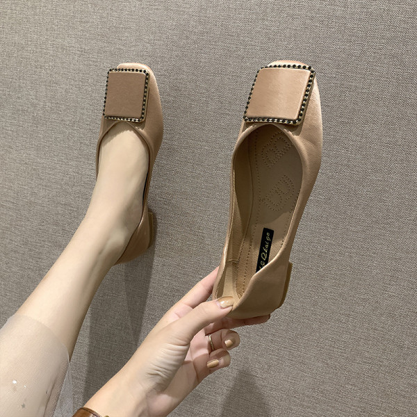 Női alkalmi cipő lapos talppal és csattal