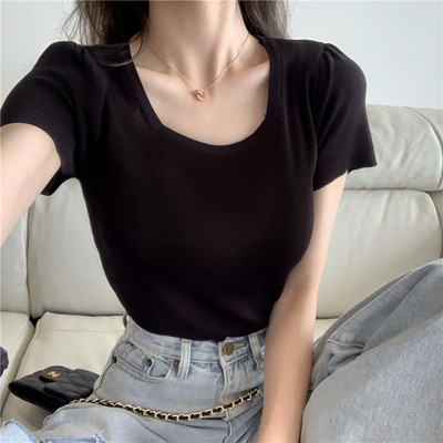 Alkalmi női blúz rövid ujjal és ovális nyakkivágással