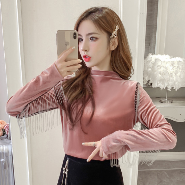 Sieviešu blūze ar pusaugstu apkakli un garām piedurknēm