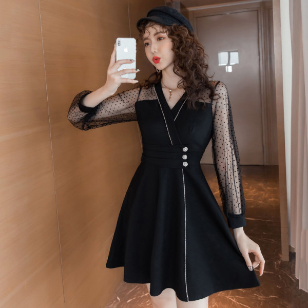 Moderni moteriška trumpo kirpimo suknelė su sagomis