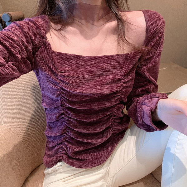 Modern női blúz, hosszú ujjal és szögletes nyakkivágással