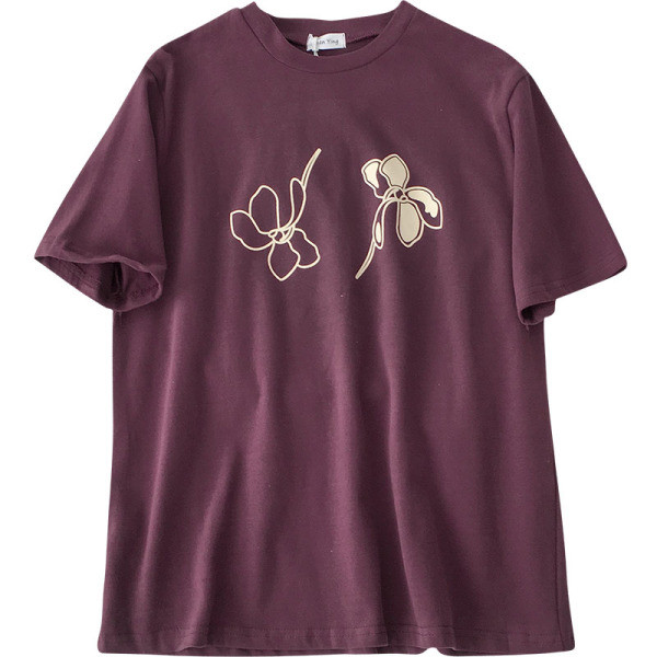 Sieviešu T-krekla plats modelis ar apaļu kakla izgriezumu