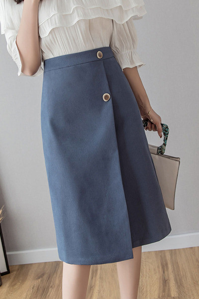 Fusta de dama model dreapta cu nasturi si talie inalta