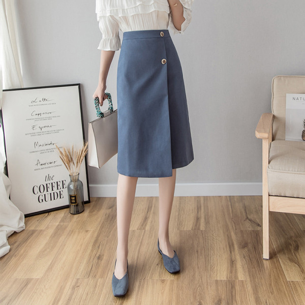 Fusta de dama model dreapta cu nasturi si talie inalta