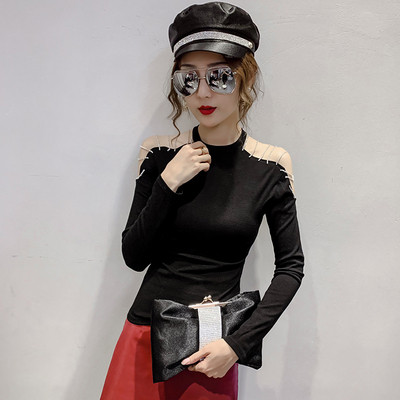 Moteriška laisvalaikio palaidinės modelis su ovalia iškirpte