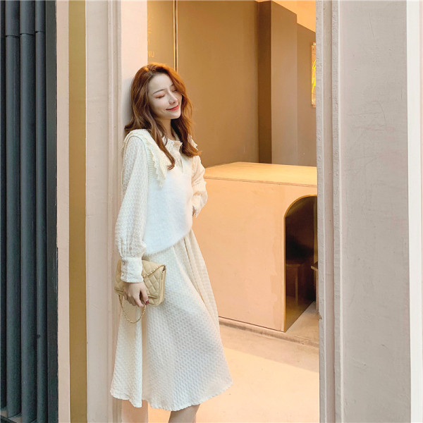 Dmaska duga haljina s dugmićima i dugim rukavima