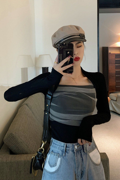 Női topikus blúz modell tüllvel