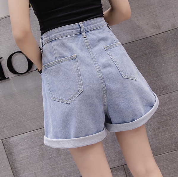 Pantaloni scurti casual de dama cu model lat cu talie inalta