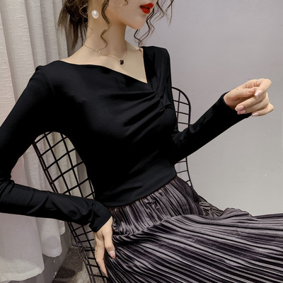 Moteriška laisvalaikio palaidinė ilgomis rankovėmis ir špico iškirpte