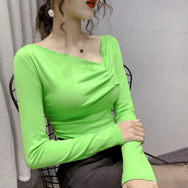 Moteriška laisvalaikio palaidinė ilgomis rankovėmis ir špico iškirpte