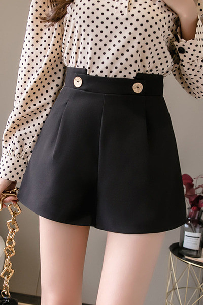 Naiste stiilsed kõrge vöökohaga lühikesed püksid ja nööbid