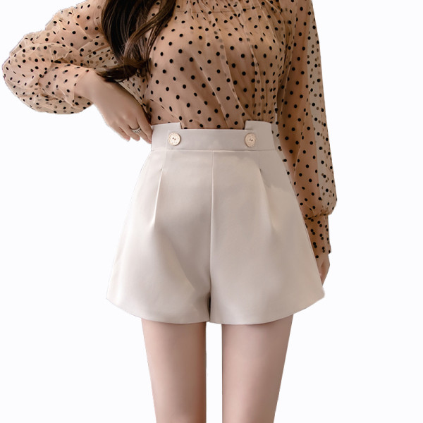 Naiste stiilsed kõrge vöökohaga lühikesed püksid ja nööbid