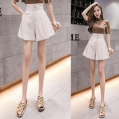 Modern női rövidnadrág magas derékkal és gombokkal