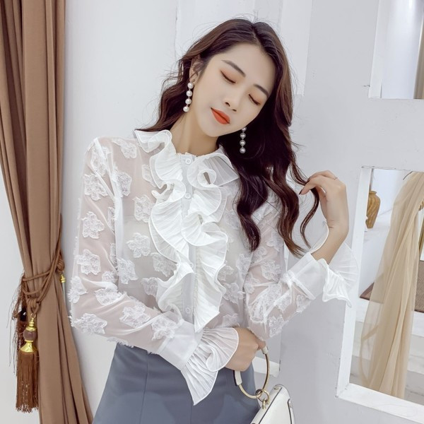 Elegants sieviešu krekls ar garām piedurknēm