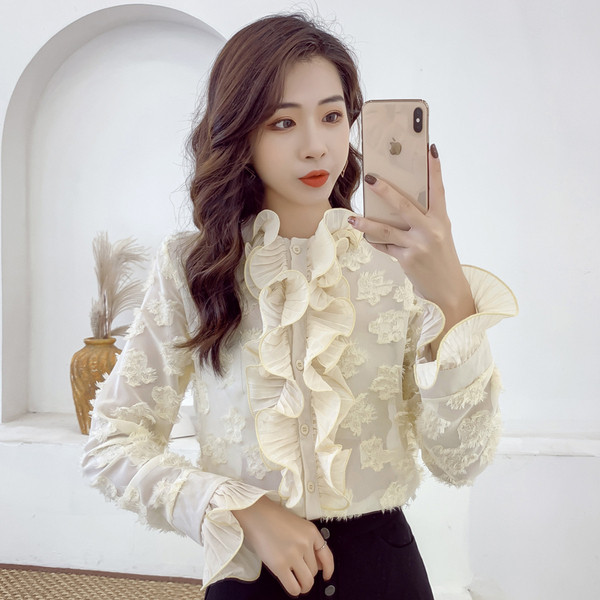 Elegants sieviešu krekls ar garām piedurknēm