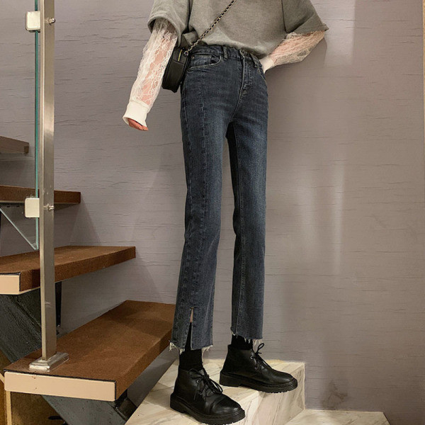 Дамски ежедневни дънки прав модел с цепка