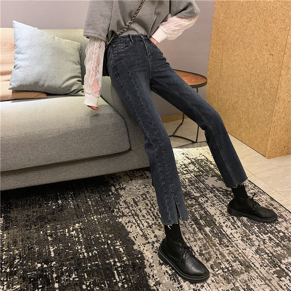 Дамски ежедневни дънки прав модел с цепка