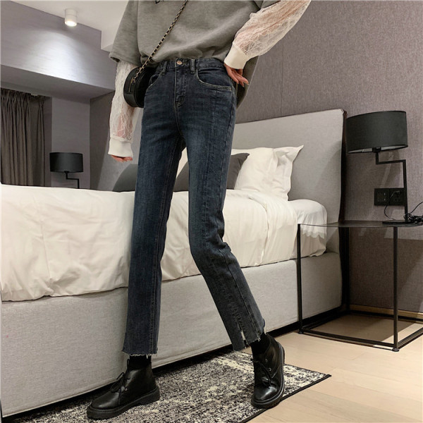 Дамски ежедневни дънки прав модел с цепка