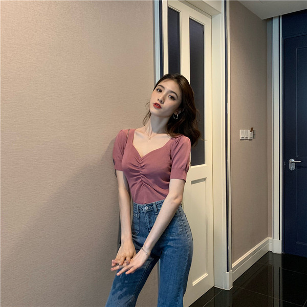 Bluză scurtă de damă modernă cu decolteu spitz și mâneci scurte