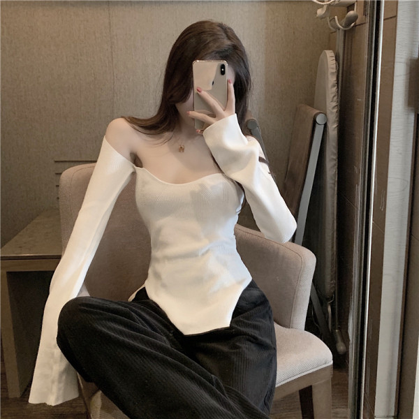 Sieviešu moderna blūze ar nolaistām piedurknēm