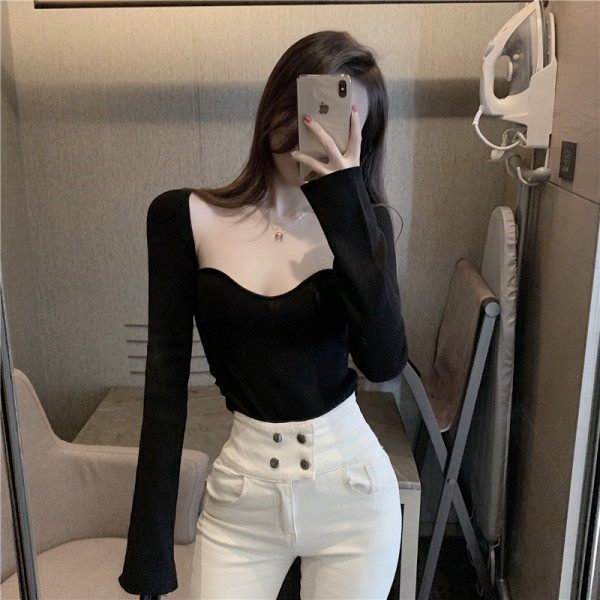 Sieviešu moderna blūze ar nolaistām piedurknēm