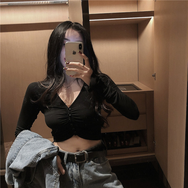 Sieviešu crop tops ar špica kakla izgriezumu un pogām