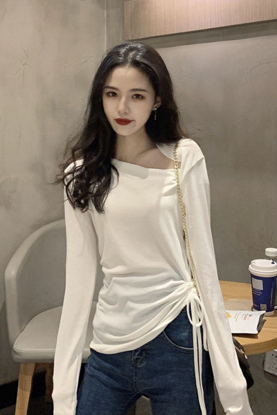 Női alkalmi blúz hosszú ujjal és nyakkendővel