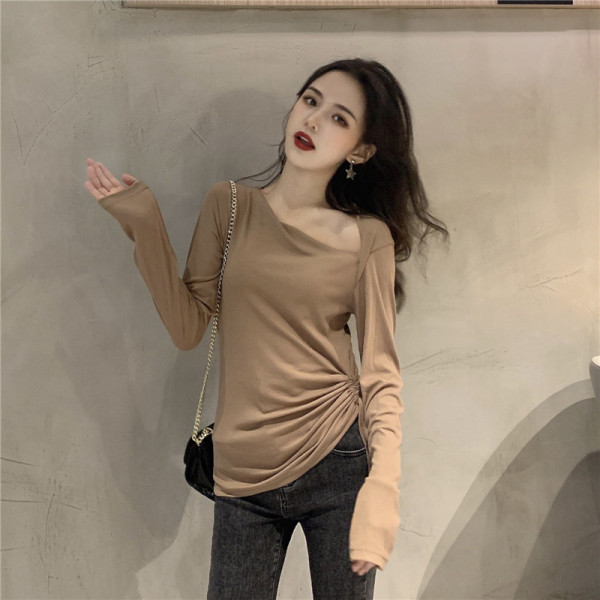 Női alkalmi blúz hosszú ujjal és nyakkendővel