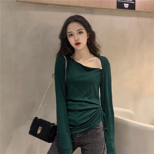 Női alkalmi blúz hosszú ujjal és nyakkendővel