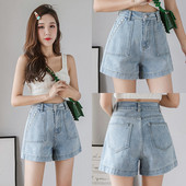 Mūsdienīgi sieviešu šorti ar augstu vidukli un dekoratīvām pērlēm