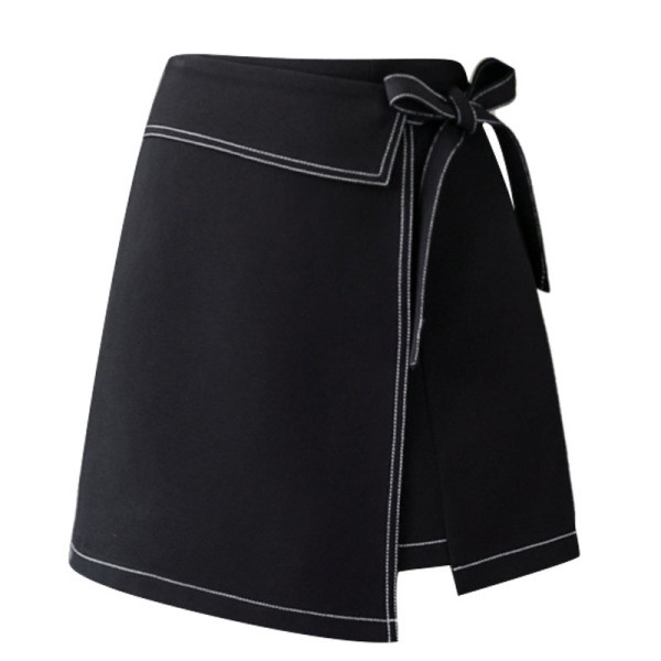 Moteriškas laisvalaikio trumpas sijonas su kaklaraiščiais ir aukštu juosmeniu