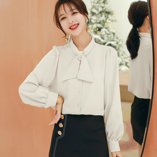 Naiste vabaaja särk paela ja pikkade varrukatega