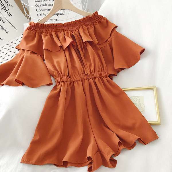 Hétköznapi, kivágott női overall