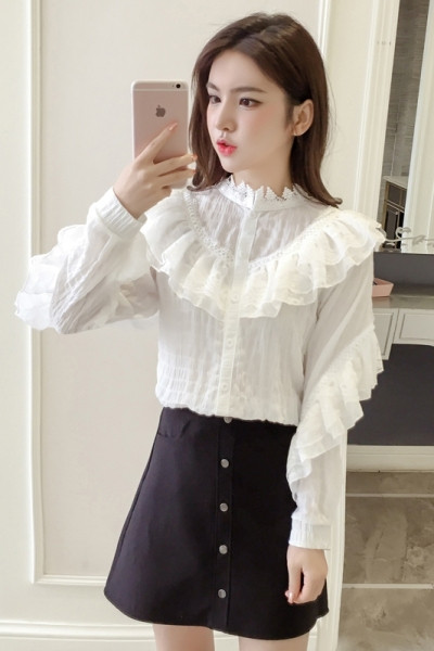 Дамска дантелена риза с висока яка и дълъг ръкав 