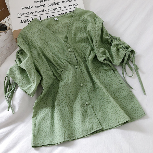 Alkalmi női ing spitz nyakkivágással és nyakkendővel