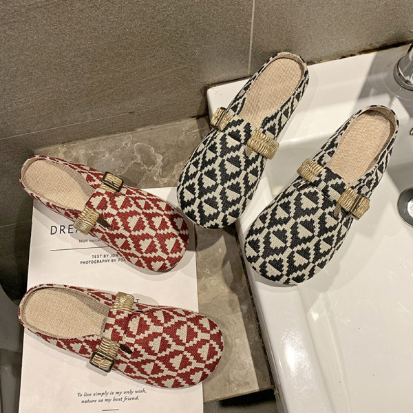 Alkalmi női cipő lapos talppal