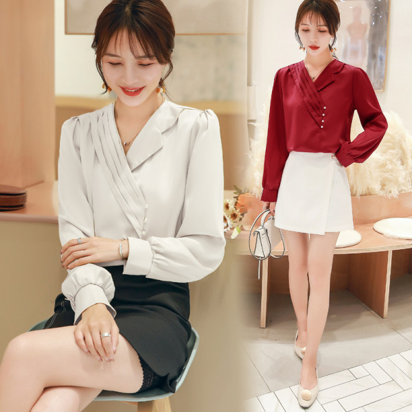 Elegáns női ing spitz nyakkivágással, gombokkal és hosszú ujjakkal