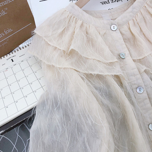 Pavasarīgs sieviešu krekls ar vardi un pogām